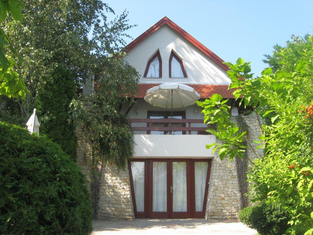 Flair Apartmanhaz Eger Extérieur photo